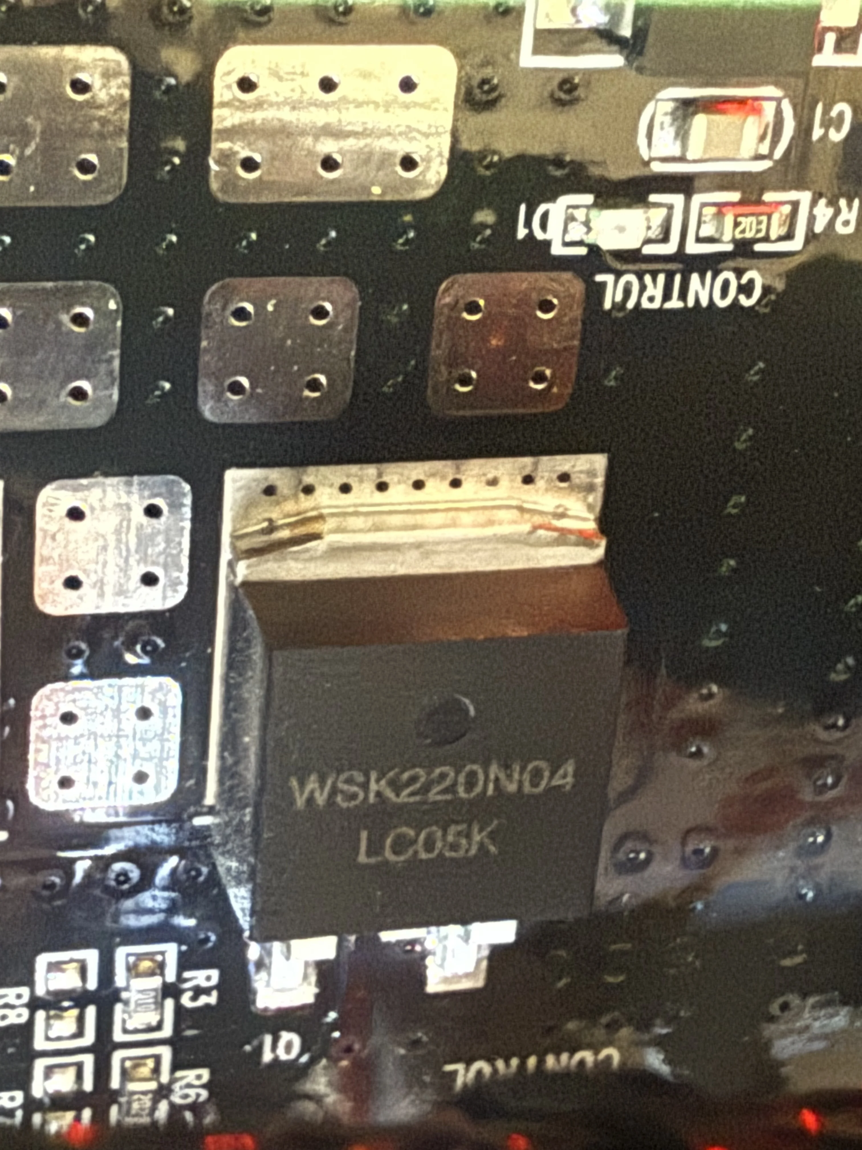 Close-up of WSK220N04 MOSFET on the adapter board