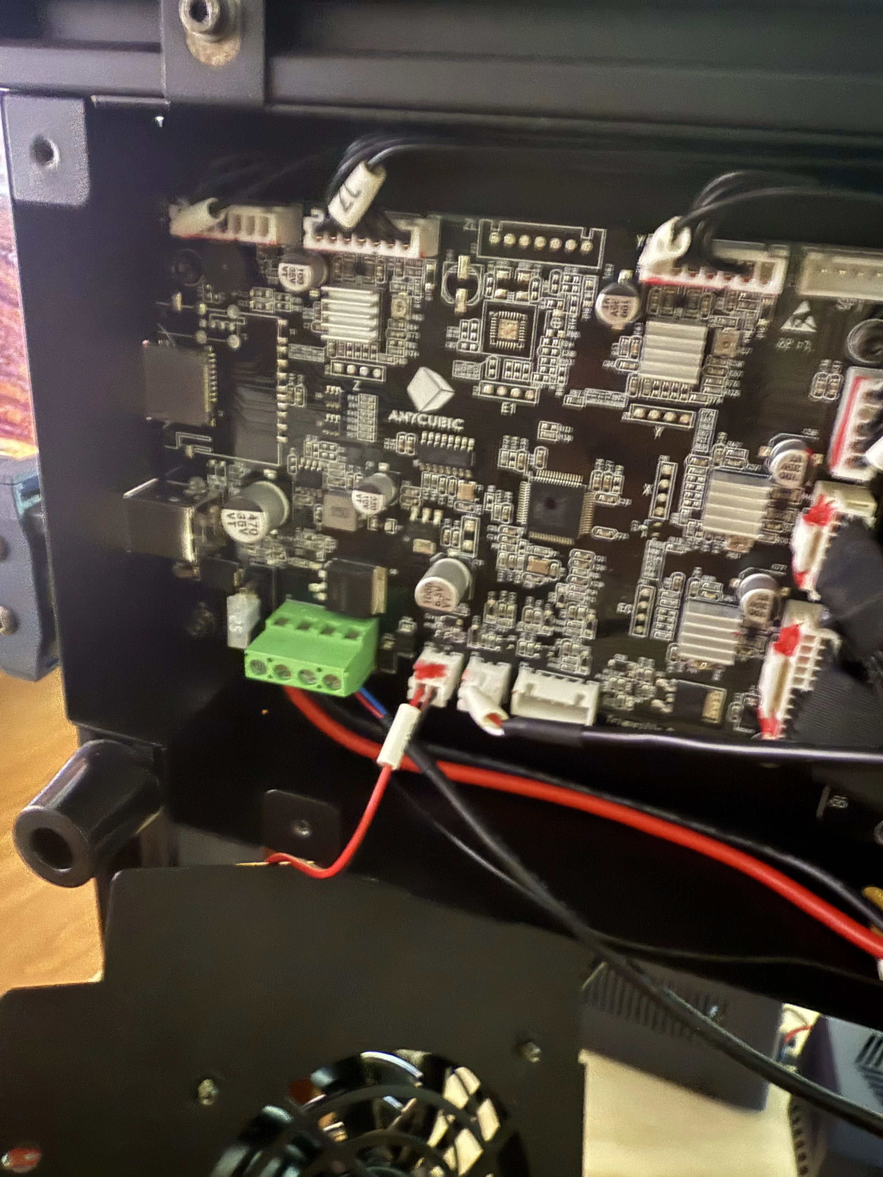 Anycubic mainboard in the electronics bay