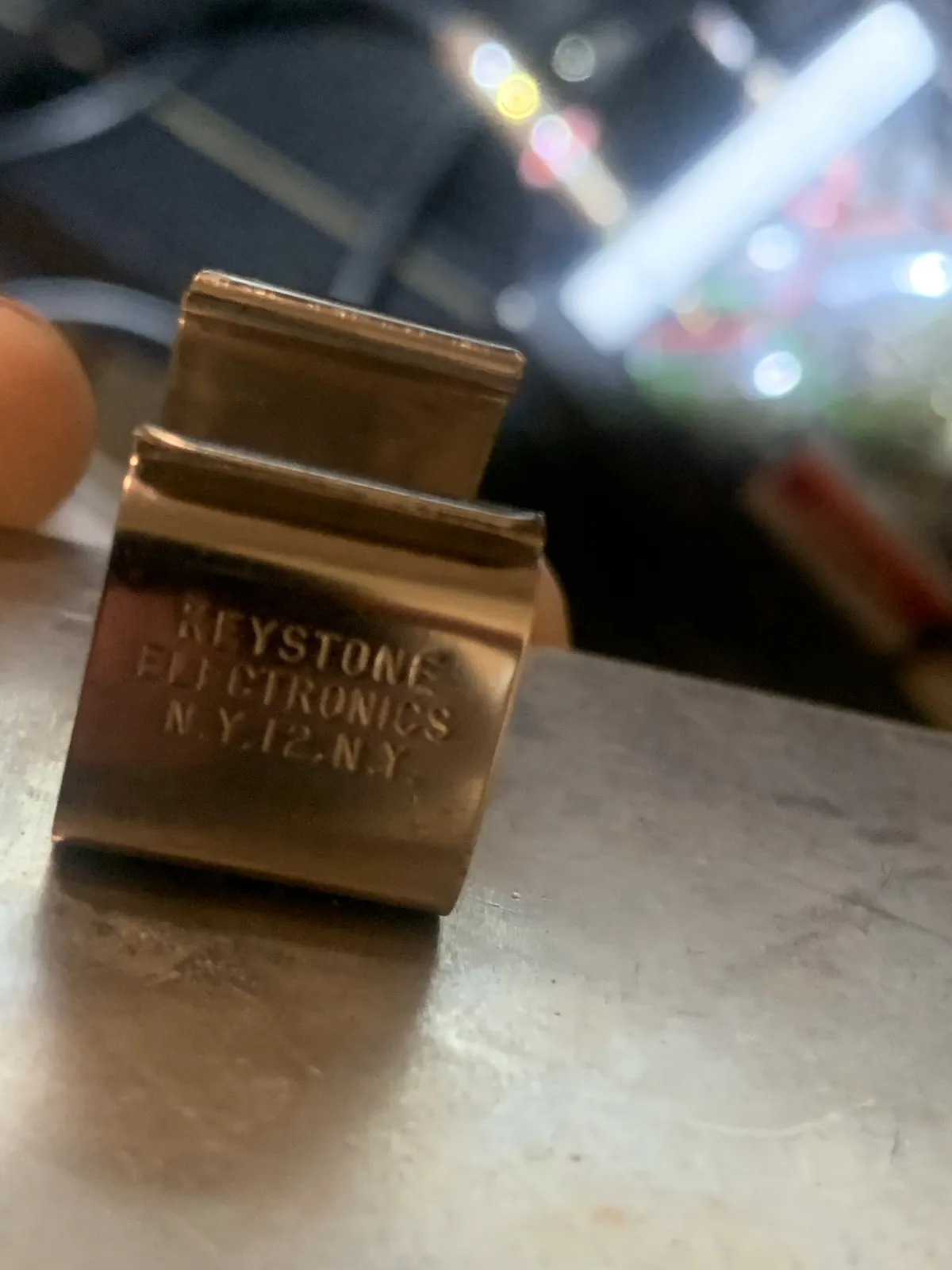 Keystone Electronics battery clip